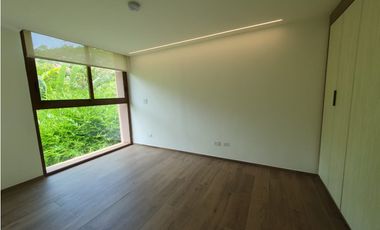 Moderno Town Houses en Clayton Heights de 3 niveles