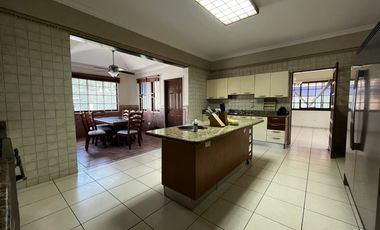 Casa en Camino de Cruces - 860 m² de dos niveles y amplia piscina