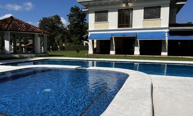 Casa en Camino de Cruces - 860 m² de dos niveles y amplia piscina