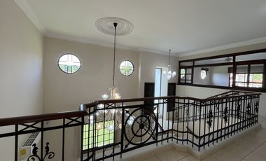 Casa en Camino de Cruces - 860 m² de dos niveles y amplia piscina