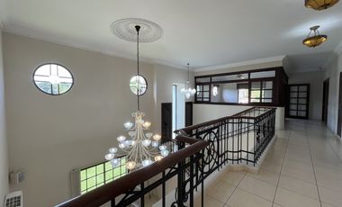 Casa en Camino de Cruces - 860 m² de dos niveles y amplia piscina