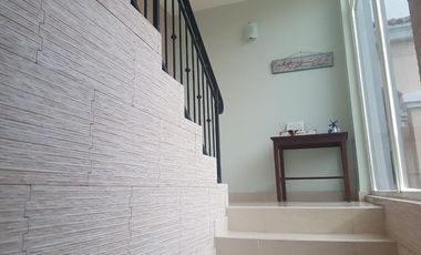 Amplia y comoda casa en residencial privado en Clayton