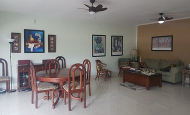 Amplia y comoda casa en residencial privado en Clayton