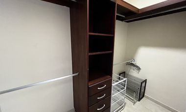 Casa en Camino de Cruces de 2 niveles con amplio jardin