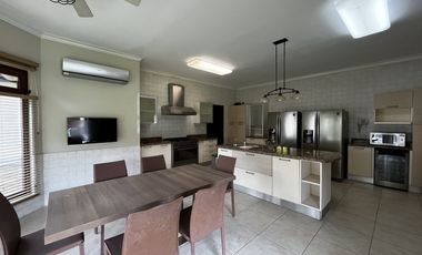 Casa en Camino de Cruces de 2 niveles con amplio jardin