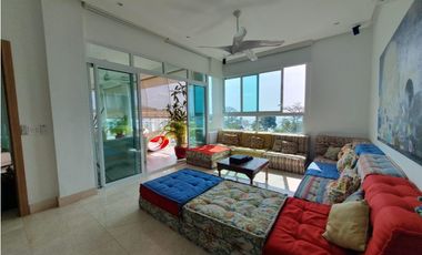 Espectacular vista al mar y frente a las piscinas y la playa, en Bijao.