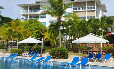 Espectacular vista al mar y frente a las piscinas y la playa, en Bijao.