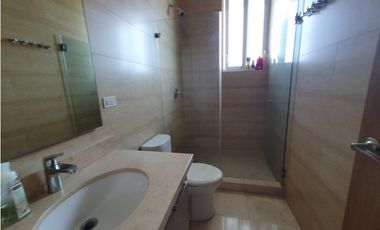 Espectacular vista al mar y frente a las piscinas y la playa, en Bijao.