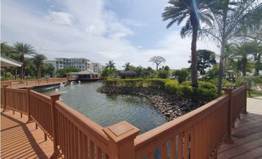 Espectacular vista al mar y frente a las piscinas y la playa, en Bijao.