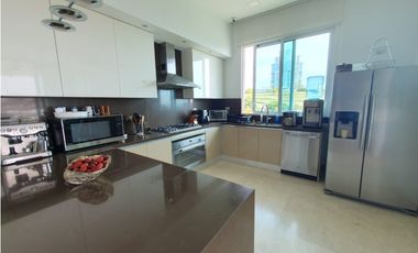 Espectacular vista al mar y frente a las piscinas y la playa, en Bijao.