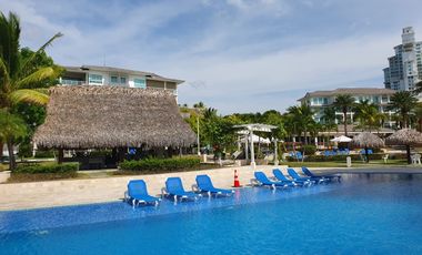 Espectacular vista al mar y frente a las piscinas y la playa, en Bijao.
