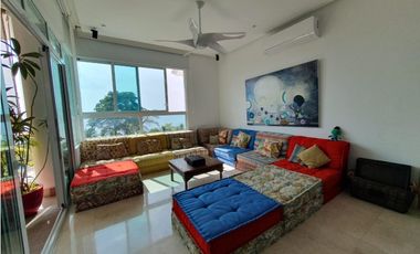 Espectacular vista al mar y frente a las piscinas y la playa, en Bijao.