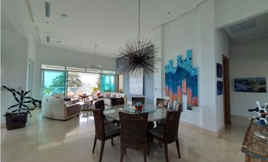 Espectacular vista al mar y frente a las piscinas y la playa, en Bijao.