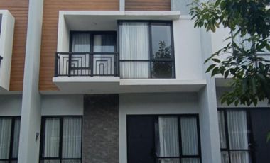 Rumah nuansa resort di kaki gunung salak dengan view gunung salak, pan