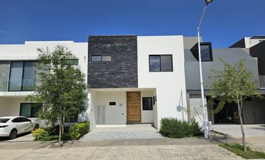 CASA EN VENTA EN COTO SOARE III ALTANZA, FRACCIONAMIENTO SOLARES, ZAPOPAN