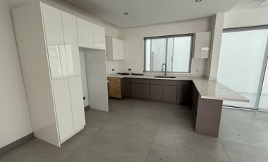 Casa en venta las plazas