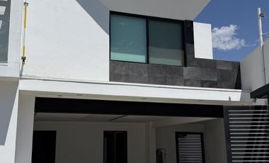 Casa en venta las plazas