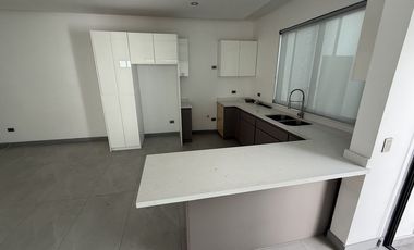 Casa en venta las plazas