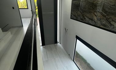 CASA EN VENTA VIA CUMBRES 237m2 DE TERRENO y 257.50m2 DE CONSTRUCCION