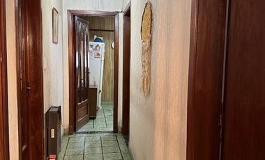 se alquila casa en Avenida General José de San Martín esquina Güiraldes