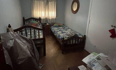 se alquila casa en Avenida General José de San Martín esquina Güiraldes