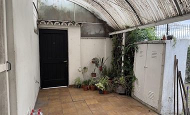 se alquila casa en Avenida General José de San Martín esquina Güiraldes
