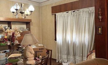 se alquila casa en Avenida General José de San Martín esquina Güiraldes