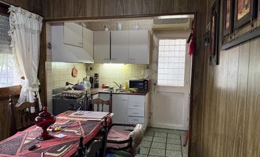 se alquila casa en Avenida General José de San Martín esquina Güiraldes