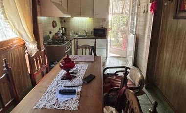 se alquila casa en Avenida General José de San Martín esquina Güiraldes