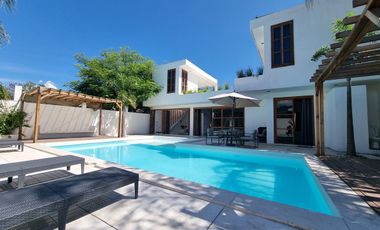 Casa con 4 recamaras y alberca en venta, Yautepec, Morelos