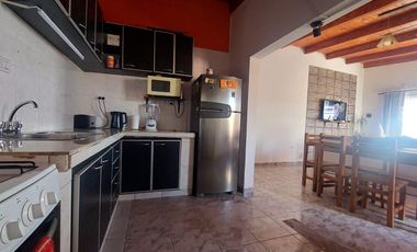 CASA EN VENTA EN CIPOLLETTI