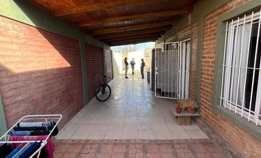 CASA EN VENTA EN CIPOLLETTI