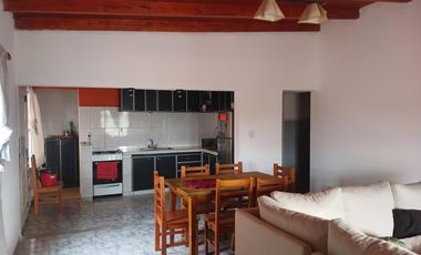 CASA EN VENTA EN CIPOLLETTI