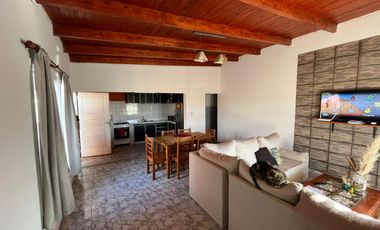 CASA EN VENTA EN CIPOLLETTI