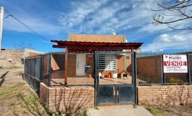 CASA EN VENTA EN CIPOLLETTI