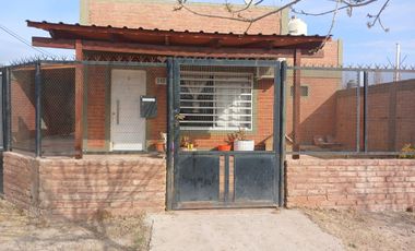 CASA EN VENTA EN CIPOLLETTI