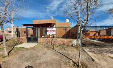 CASA EN VENTA EN CIPOLLETTI