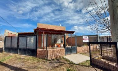CASA EN VENTA EN CIPOLLETTI