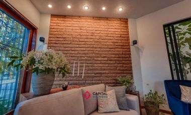 Casa en venta de Lujo Bugambilias zona Sur