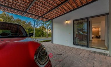 Casa en venta de Lujo Bugambilias zona Sur