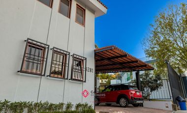 Casa en venta de Lujo Bugambilias zona Sur