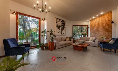 Casa en venta de Lujo Bugambilias zona Sur
