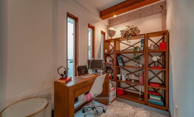 Casa en venta de Lujo Bugambilias zona Sur