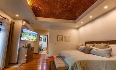 Casa en venta de Lujo Bugambilias zona Sur