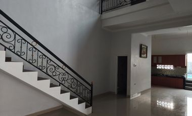 Di jual rumah solo kolam renang sumber manahan colomadu