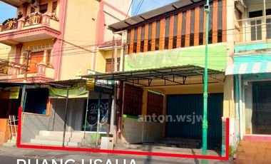 Ruang Usaha strategis SAGAN Jogja 2 Ruko, kost 23 kamar Lt 506 m² SHM