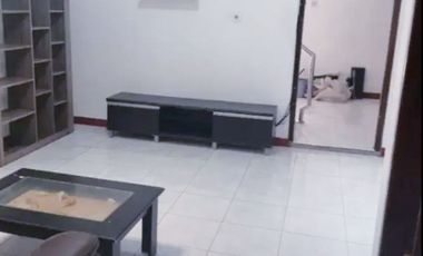 Disewakan Rumah 2 Lantai Furnish Tengah Kota Di Kembar BKR dkt Buah Batu