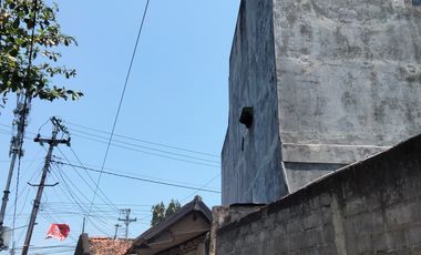 Ruko strategis 3 lantai Jl Bantul Utara kampus Merdeka UT Lt 112 m²