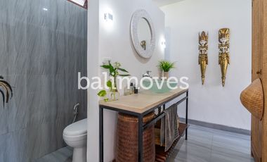 Villa Modern Cantik dengan Tiga Kamar Tidur di Sanur