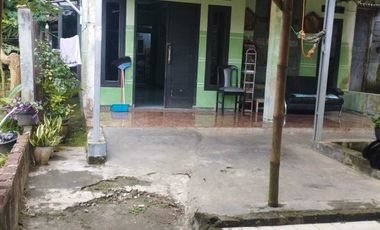 Rumah di Tigaraksa Tangerang Halaman Luas